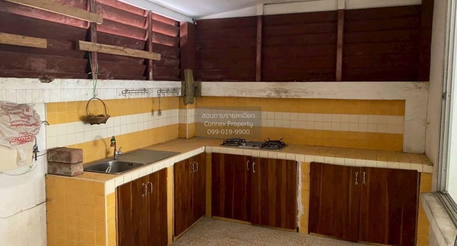 For rent 3 bedrooms townhouse in Chatuchak, Bangkok