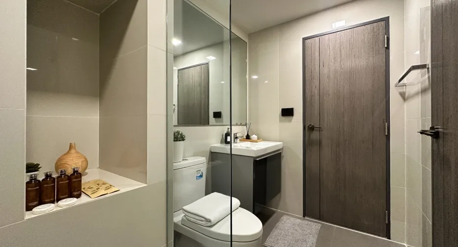 For sale 1 bed condo in Khlong Toei, Bangkok