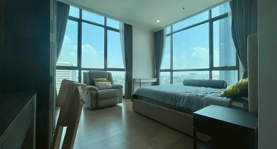 For rent 2 bedrooms condo in Watthana, Bangkok