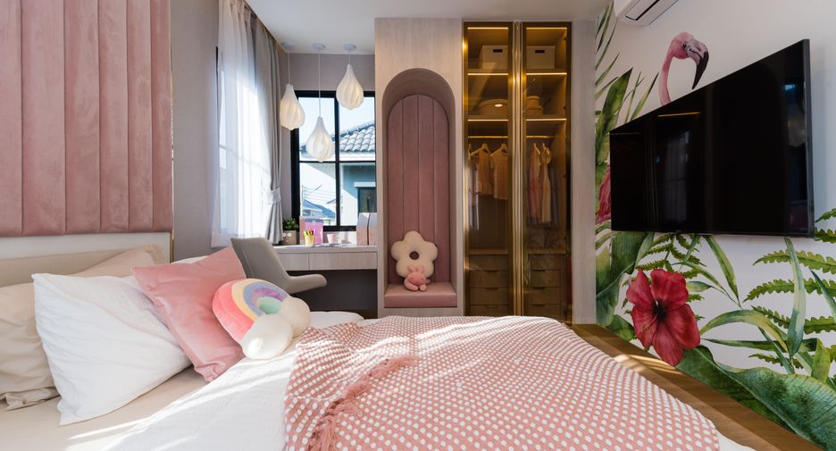 For sale 4 bedrooms house in Mueang Phuket, Phuket