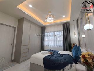 For sale 4 bedrooms house in Bang Lamung, Chonburi