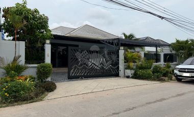 For rent 3 bedrooms house in East Pattaya, Pattaya
