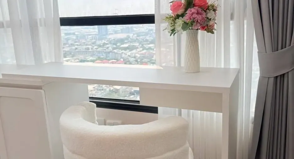 For sale 2 bedrooms condo in Mueang Samut Prakan, Samut Prakan