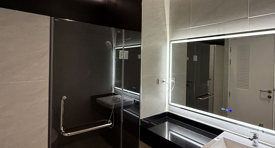 For sale 2 bedrooms condo in Bang Kapi, Bangkok