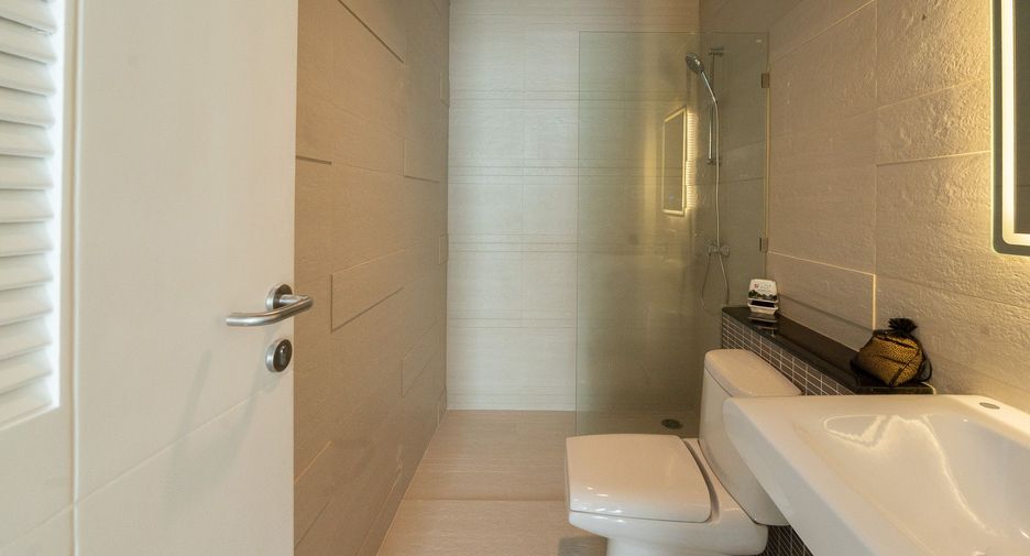 For sale 2 bedrooms condo in Bang Kapi, Bangkok
