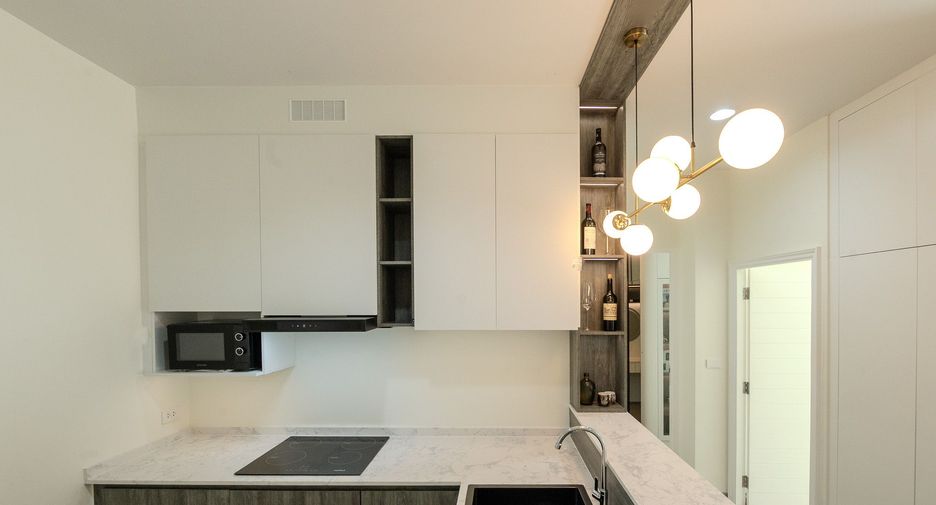 For sale 2 bedrooms condo in Bang Kapi, Bangkok