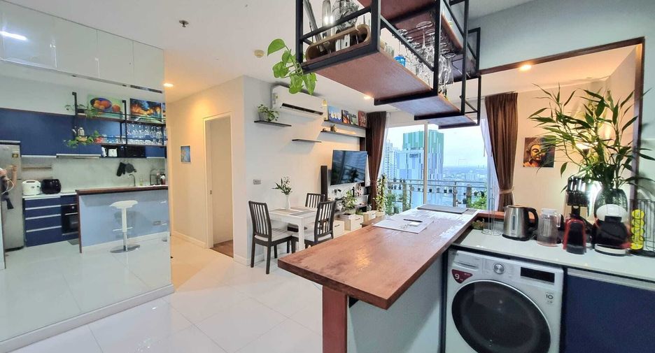 For rent 2 bedrooms condo in Khlong Toei, Bangkok