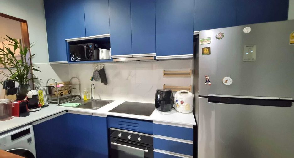 For rent 2 bedrooms condo in Khlong Toei, Bangkok