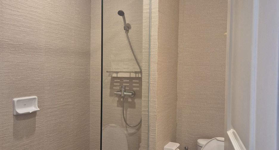 For rent studio condo in Huai Khwang, Bangkok