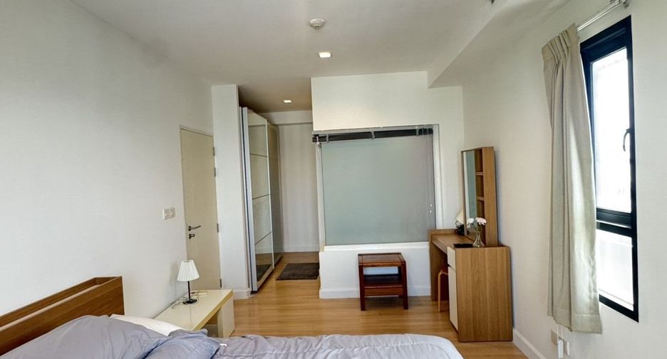 For rent 1 bed condo in Sathon, Bangkok