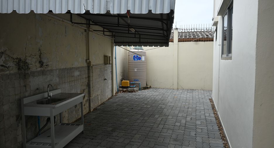 Haus zur Miete mit 4 Zimmer in Suan Luang, Bangkok