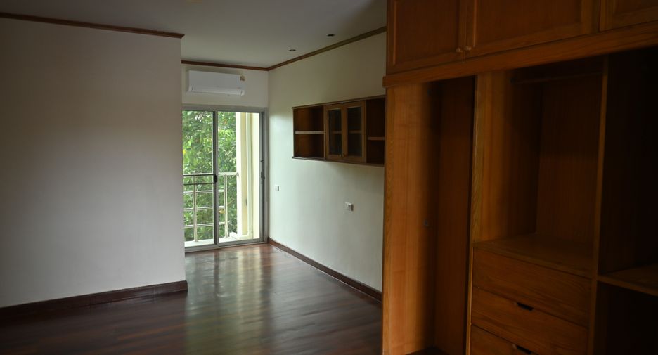 Haus zur Miete mit 4 Zimmer in Suan Luang, Bangkok