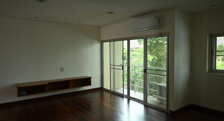 Haus zur Miete mit 4 Zimmer in Suan Luang, Bangkok