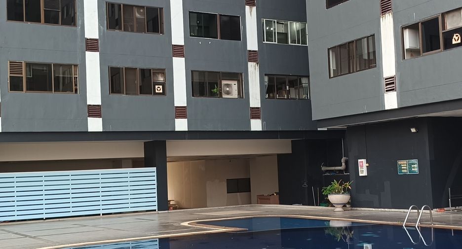 For sale and for rent 2 bedrooms apartment in Huai Khwang, Bangkok