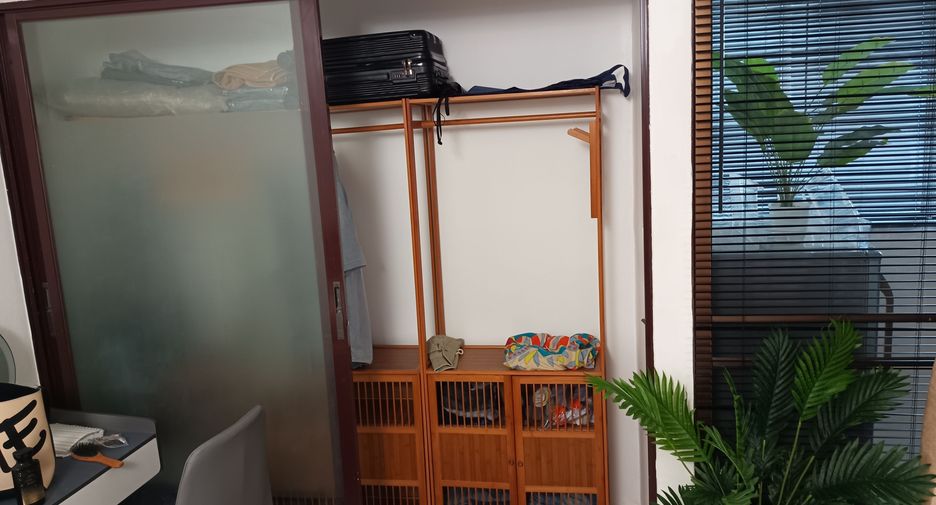 For sale and for rent 2 bedrooms apartment in Huai Khwang, Bangkok