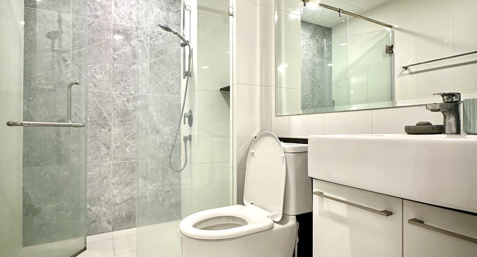 For sale and for rent 1 bed condo in Huai Khwang, Bangkok