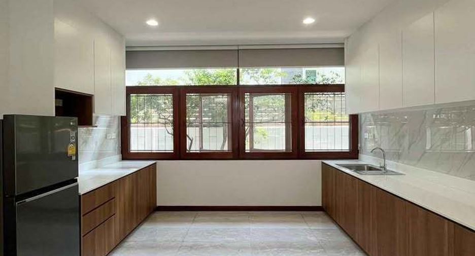 For rent 4 ベッドルーム house in Watthana, Bangkok