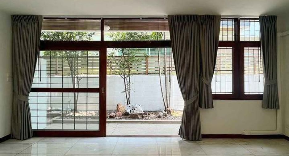 For rent 4 ベッドルーム house in Watthana, Bangkok