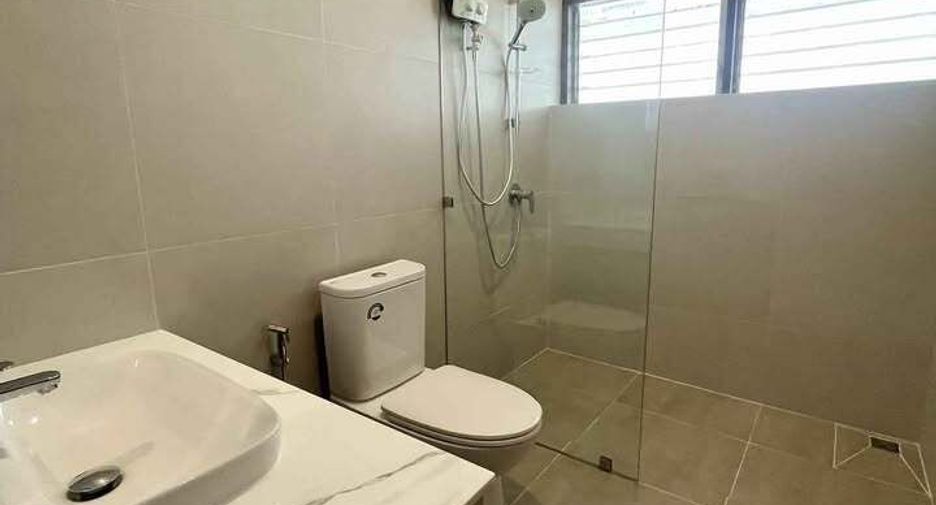 For rent 4 ベッドルーム house in Watthana, Bangkok