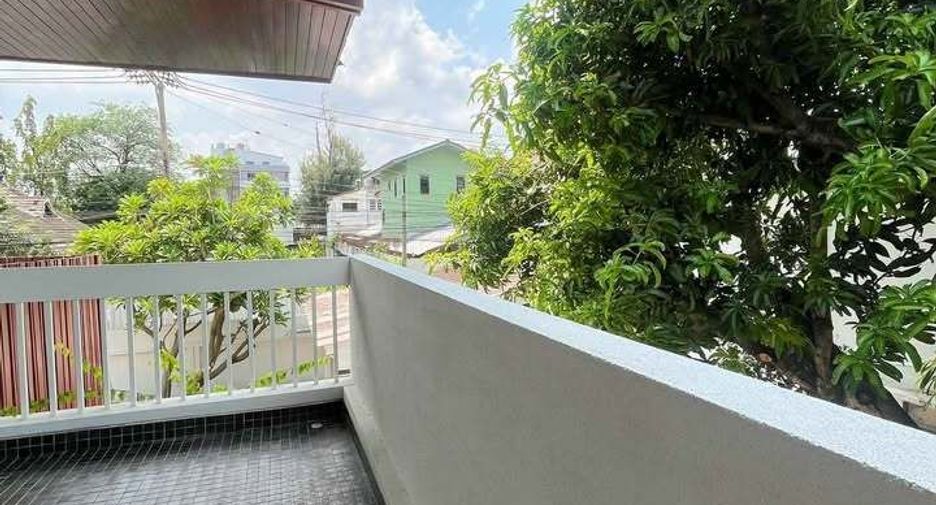 For rent 4 ベッドルーム house in Watthana, Bangkok