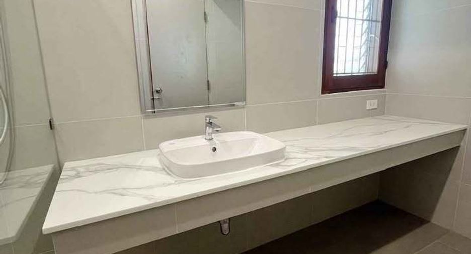 For rent 4 ベッドルーム house in Watthana, Bangkok