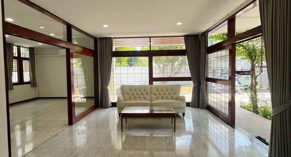For rent 4 ベッドルーム house in Watthana, Bangkok