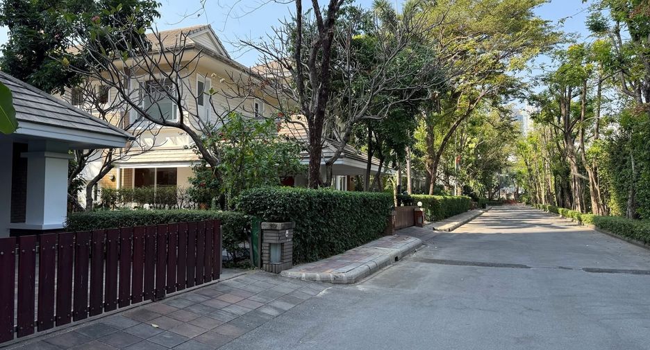 出租 4 卧室 独立屋 在 Khlong Toei, 曼谷