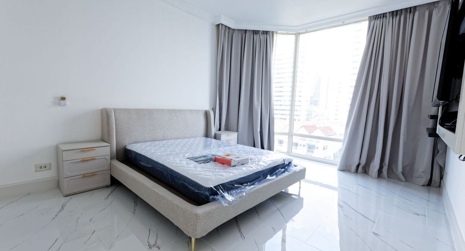 For sale そして for rent 3 ベッドルーム condo in Watthana, Bangkok
