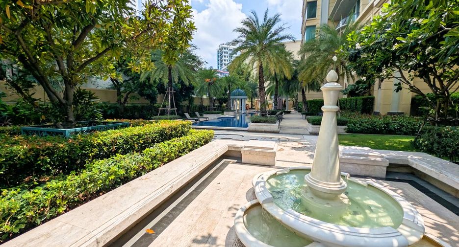 For sale そして for rent 3 ベッドルーム condo in Watthana, Bangkok