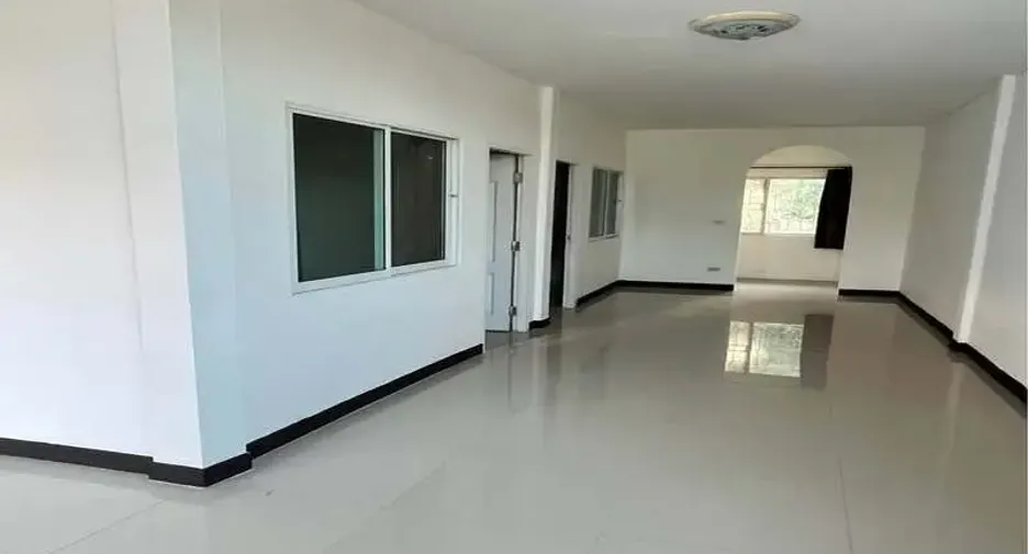 For sale 2 bedrooms townhouse in North Pattaya, Pattaya