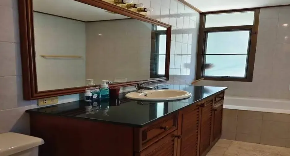 For sale 4 bedrooms house in Huay Yai, Pattaya