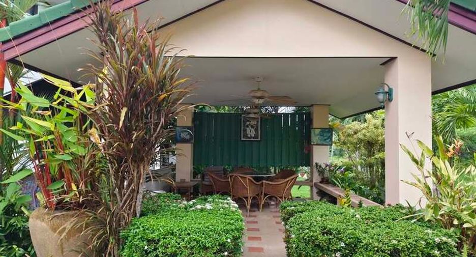 For sale 4 bedrooms house in Huay Yai, Pattaya