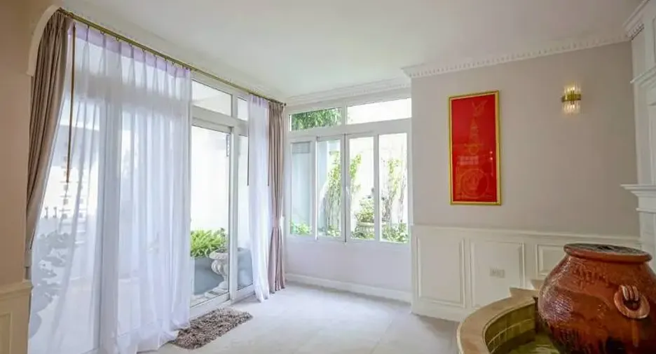 For rent 5 bedrooms house in East Pattaya, Pattaya
