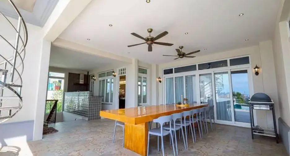 For rent 5 bedrooms house in East Pattaya, Pattaya