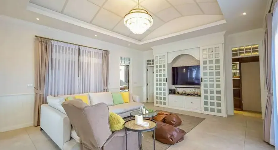 For rent 5 bedrooms house in East Pattaya, Pattaya