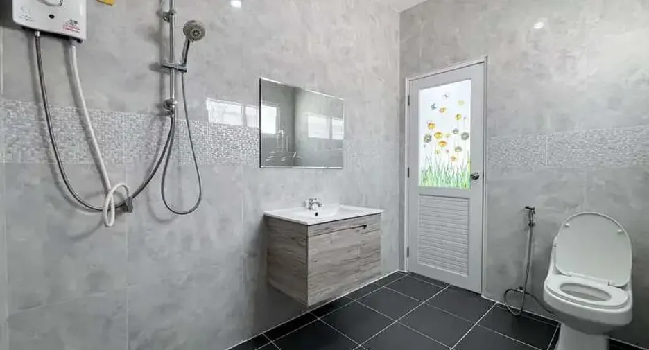 For sale 3 bedrooms house in East Pattaya, Pattaya