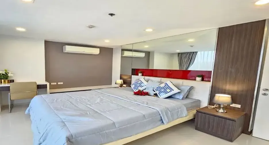 For sale 1 bed condo in Pratumnak, Pattaya