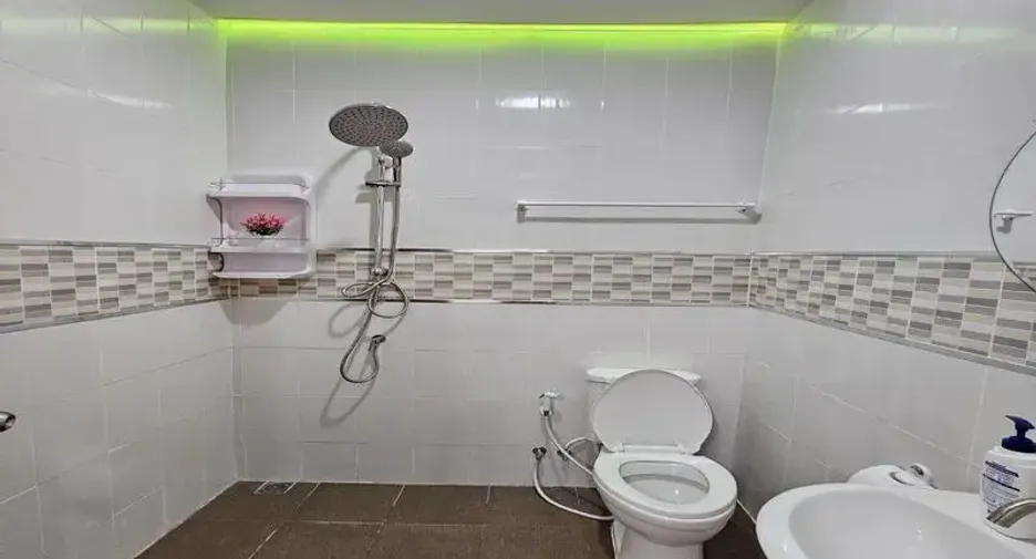 For sale 2 bedrooms house in East Pattaya, Pattaya