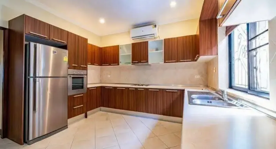À vendre 4 chambres villa à Pratumnak, Pattaya