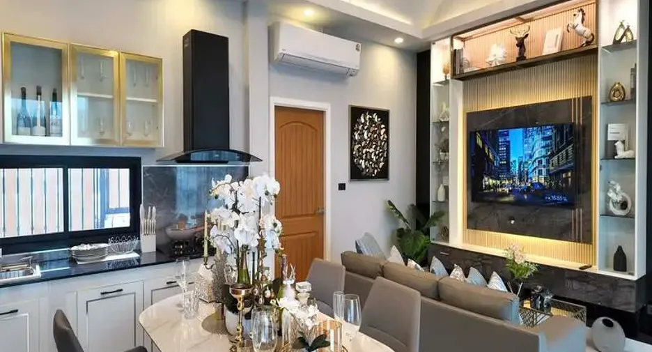 For sale 3 ベッドルーム villa in Huay Yai, Pattaya