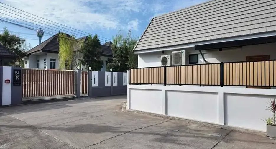 For sale 3 ベッドルーム villa in Huay Yai, Pattaya