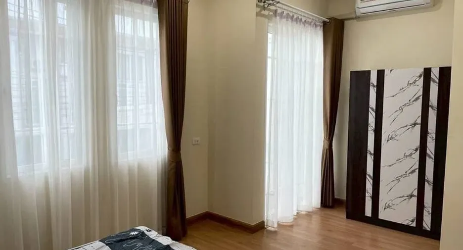 For sale 4 bedrooms townhouse in East Pattaya, Pattaya