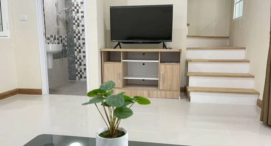 For sale 4 bedrooms townhouse in East Pattaya, Pattaya