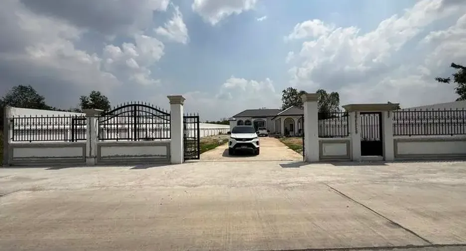 Villa en venta de 5 habitaciones en Bang Lamung, Chonburi