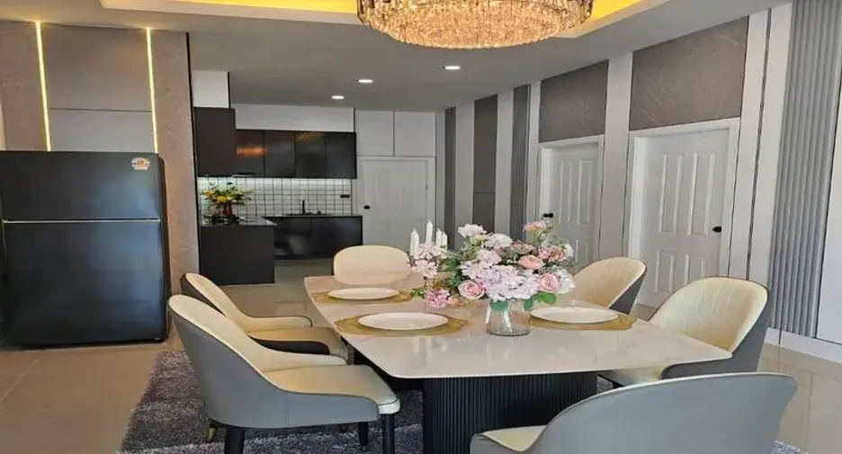 For sale 3 bedrooms villa in Huay Yai, Pattaya