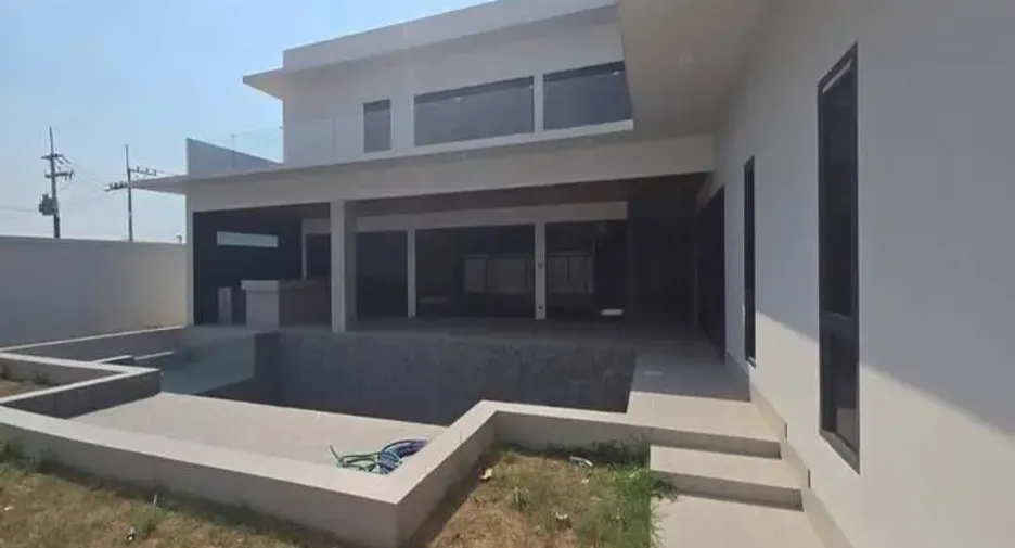 For sale 7 bedrooms villa in East Pattaya, Pattaya