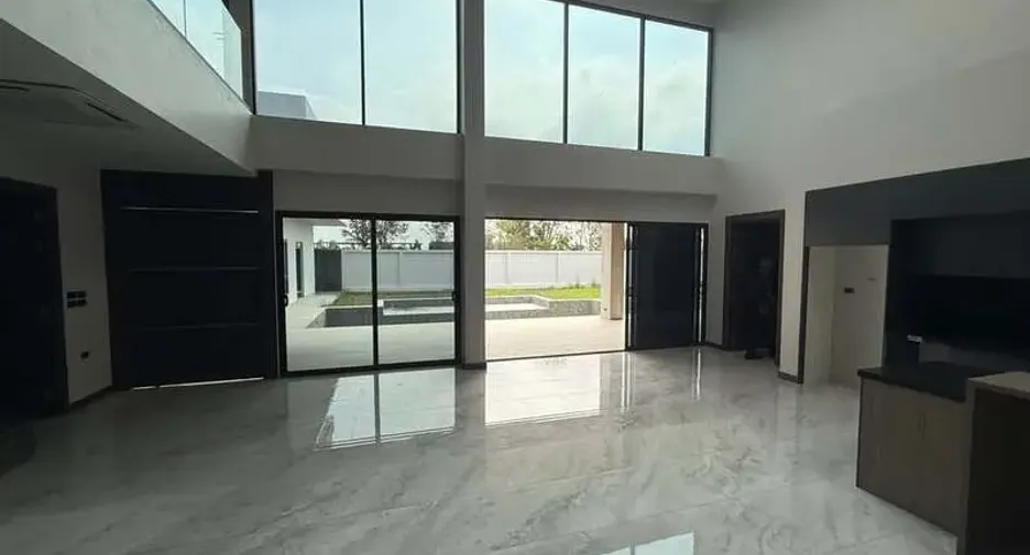For sale 7 bedrooms villa in East Pattaya, Pattaya