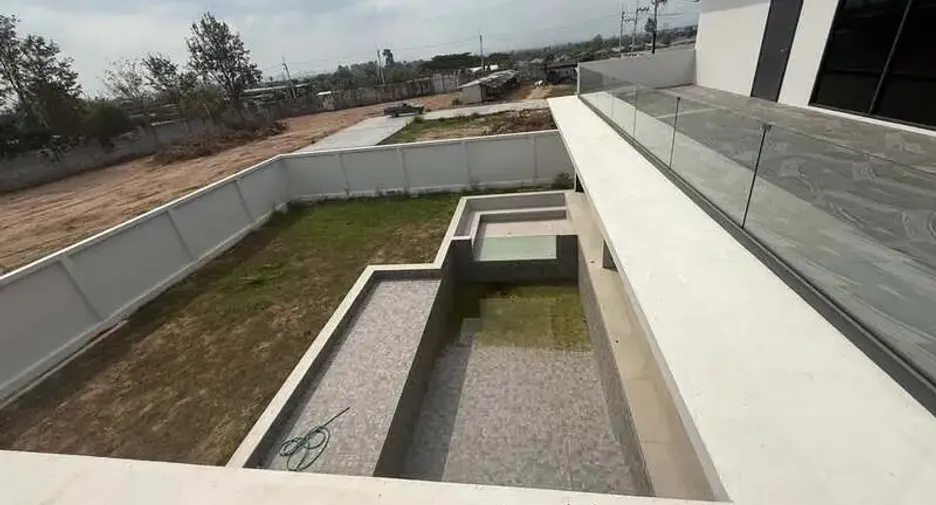 For sale 7 bedrooms villa in East Pattaya, Pattaya