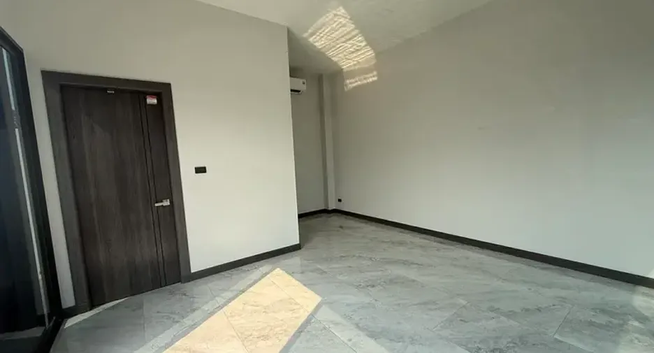 For sale 7 bedrooms villa in East Pattaya, Pattaya