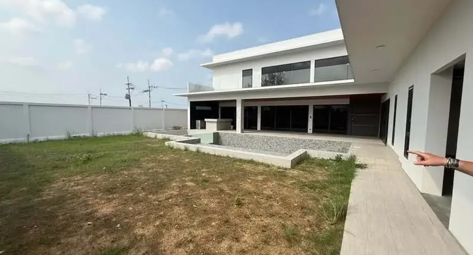 For sale 7 bedrooms villa in East Pattaya, Pattaya